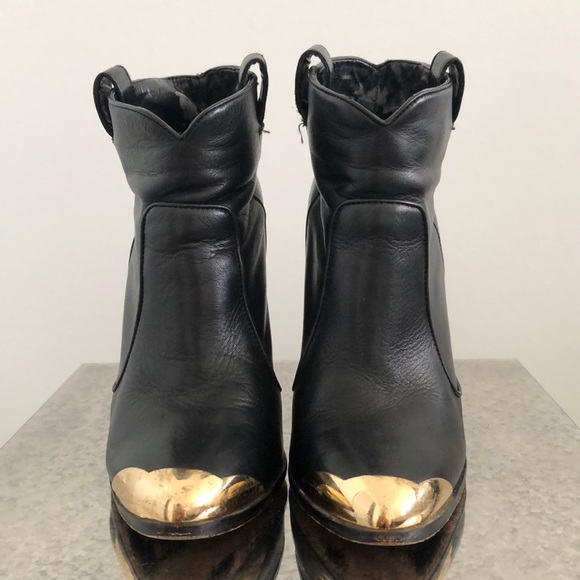 Dolce Vita Ankle Boot with gold metais detail - Picture 2 of 7